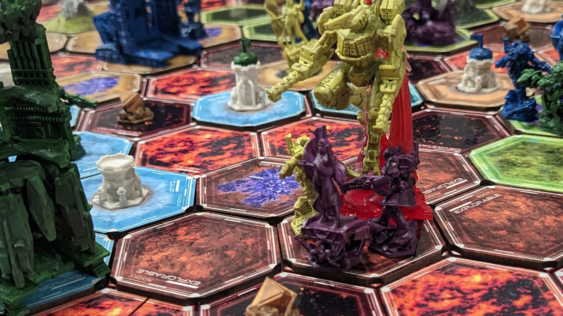 Cysmic game board and faction components